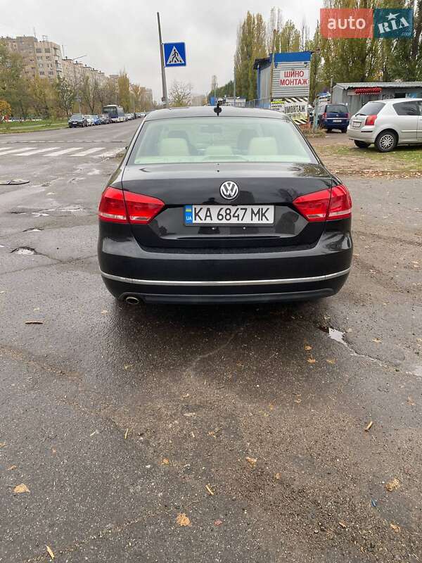 Седан Volkswagen Passat 2012 в Киеве