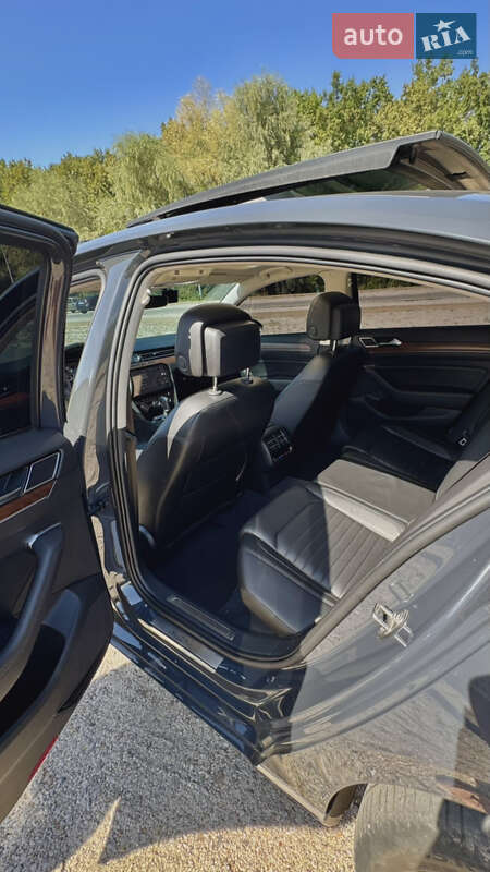 Седан Volkswagen Passat 2017 в Днепре фото 14 Седан Volkswagen Passat 2017 в Днепре