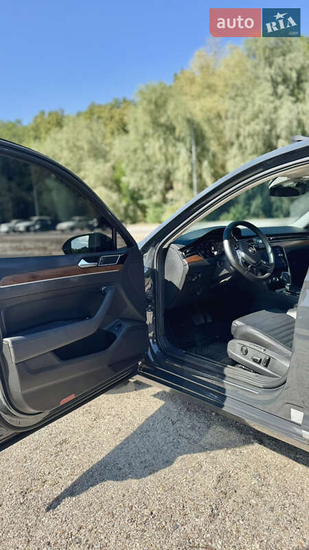 Седан Volkswagen Passat 2017 в Днепре фото 18 Седан Volkswagen Passat 2017 в Днепре