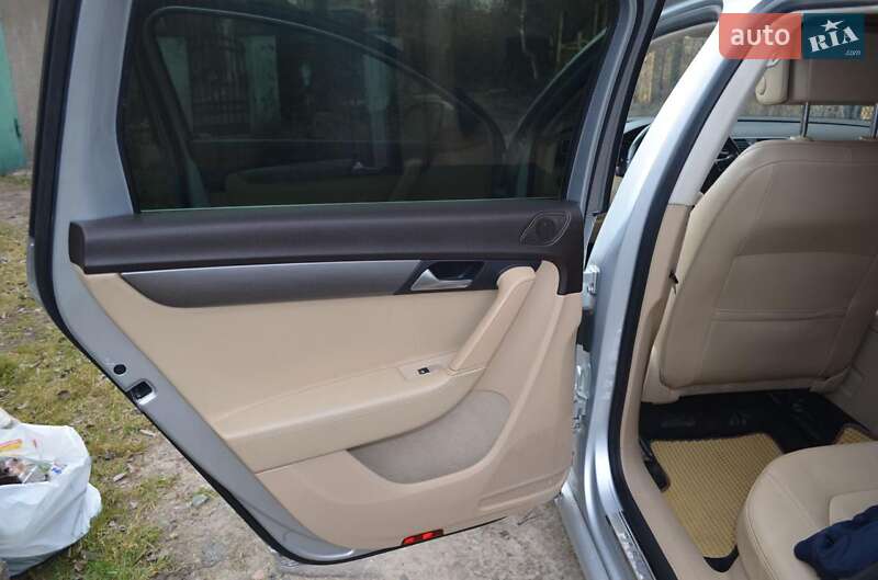 Универсал Volkswagen Passat 2012 в Ковеле