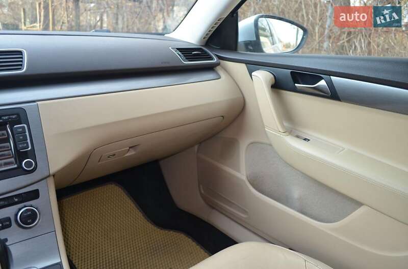 Универсал Volkswagen Passat 2012 в Ковеле