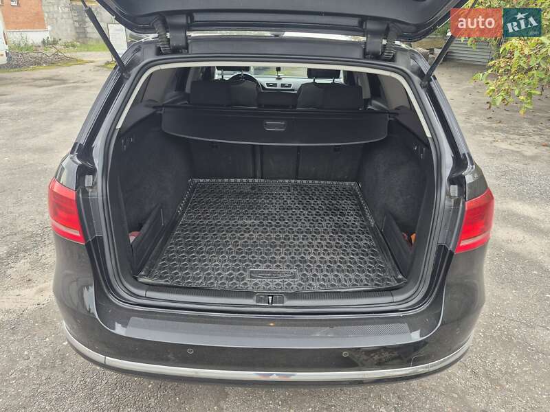 Универсал Volkswagen Passat 2013 в Хмельницком