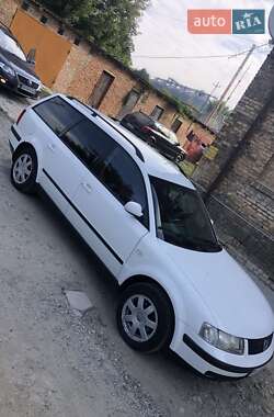 Универсал Volkswagen Passat 2000 в Ровно