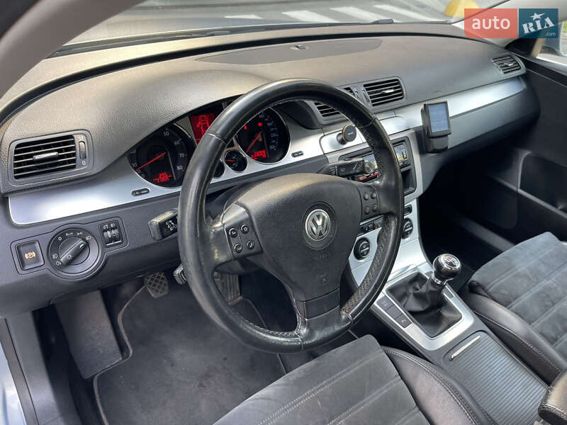 Универсал Volkswagen Passat 2008 в Киеве