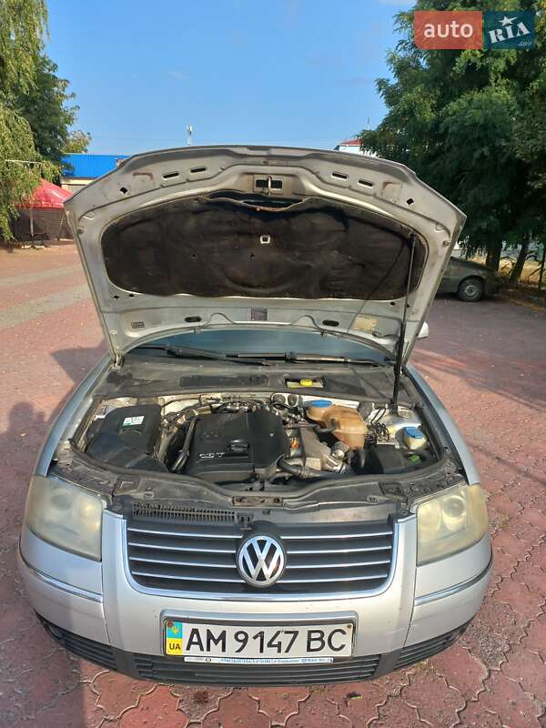 Седан Volkswagen Passat 2002 в Бердичеве