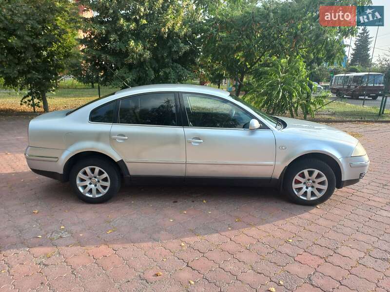 Седан Volkswagen Passat 2002 в Бердичеве