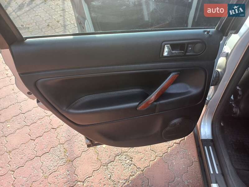 Седан Volkswagen Passat 2002 в Бердичеве