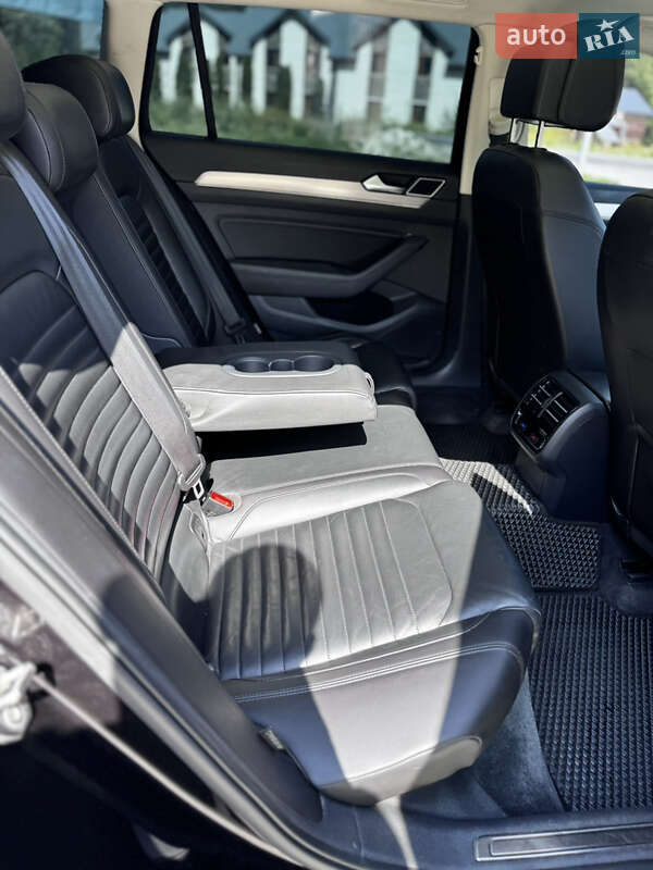 Універсал Volkswagen Passat 2014 в Івано-Франківську