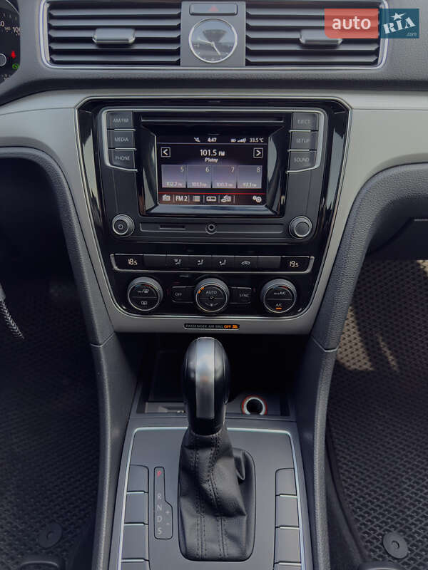 Седан Volkswagen Passat 2015 в Новомосковске