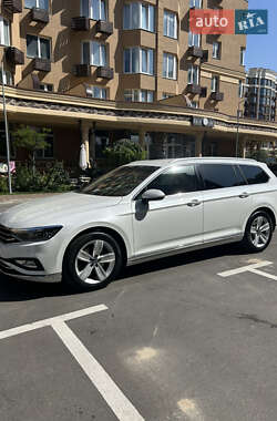Універсал Volkswagen Passat 2019 в Києві
