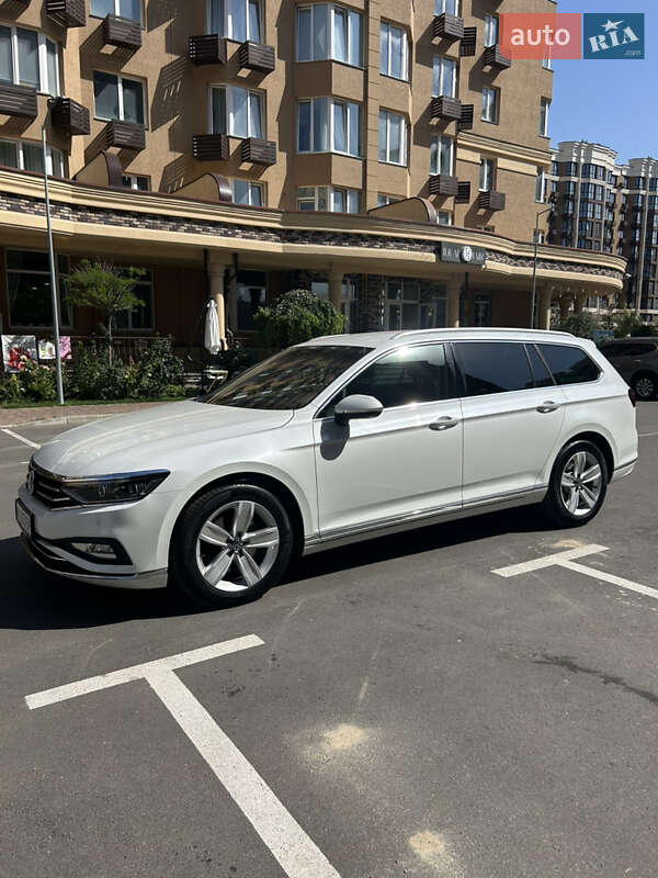 Универсал Volkswagen Passat 2019 в 