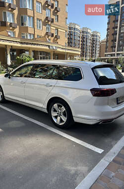 Универсал Volkswagen Passat 2019 в 