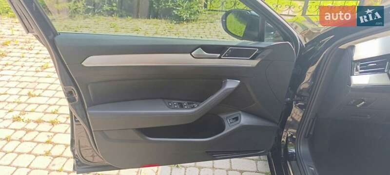 Универсал Volkswagen Passat 2018 в Львове фото 32 Универсал Volkswagen Passat 2018 в Львове