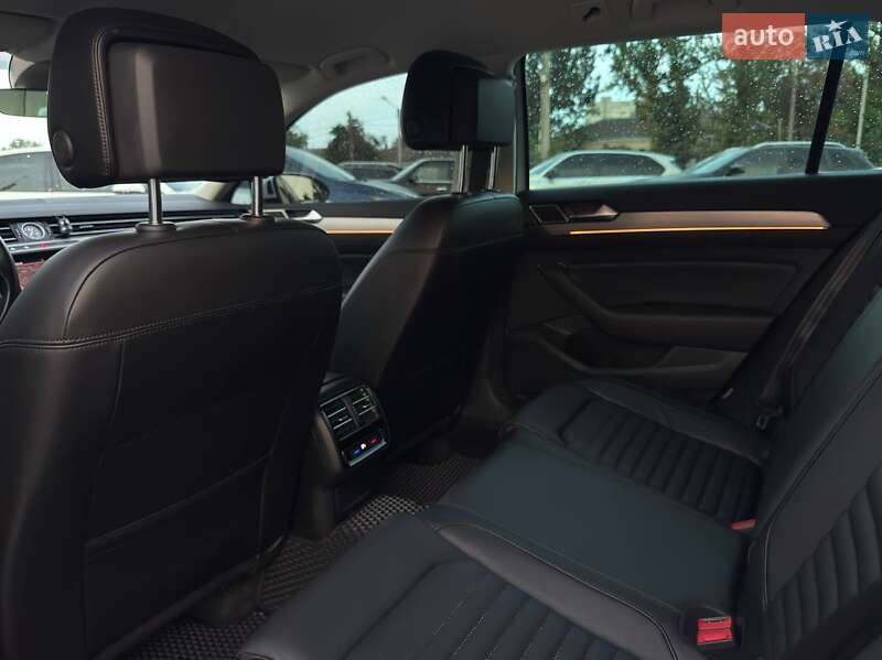Универсал Volkswagen Passat 2018 в Харькове фото 28 Универсал Volkswagen Passat 2018 в Харькове