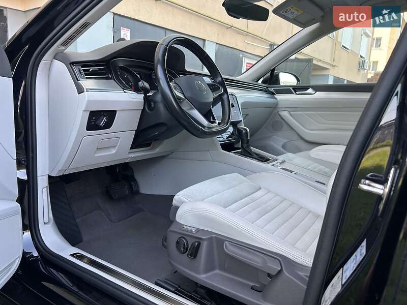 Седан Volkswagen Passat 2020 в Львове