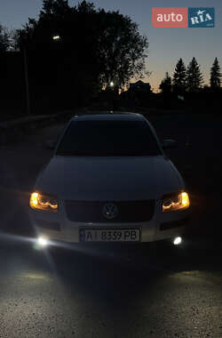 Седан Volkswagen Passat 2002 в Тараще