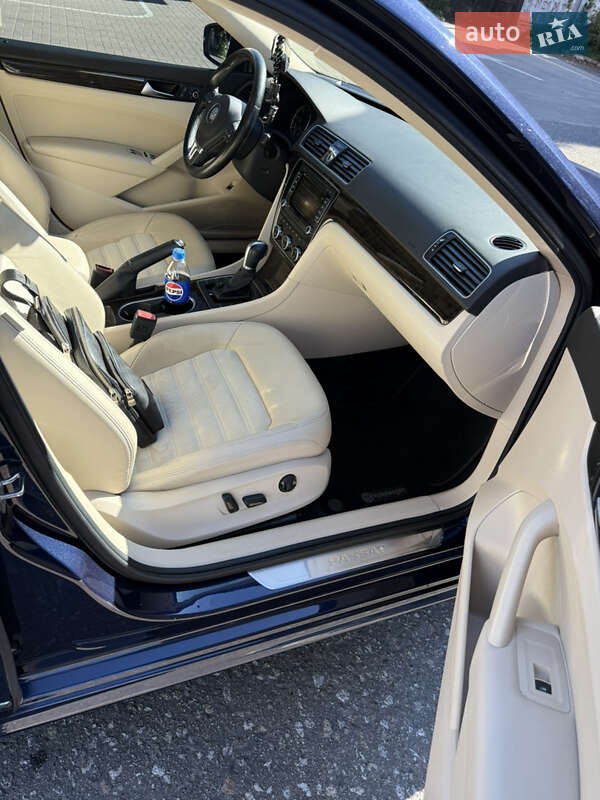 Седан Volkswagen Passat 2014 в Киеве