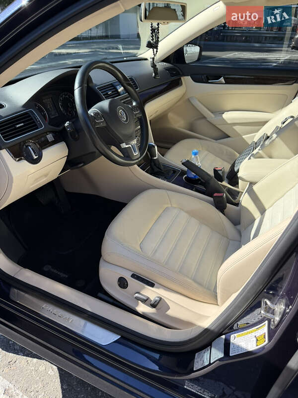Седан Volkswagen Passat 2014 в Киеве