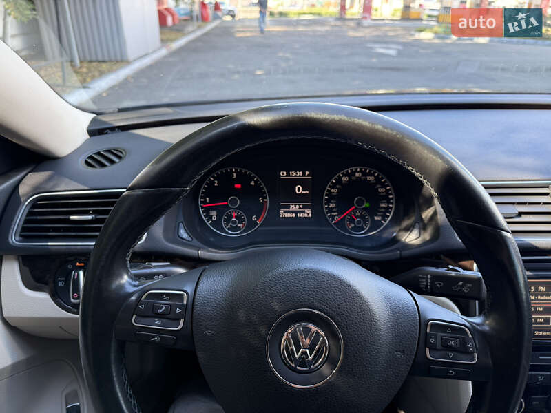 Седан Volkswagen Passat 2014 в Киеве
