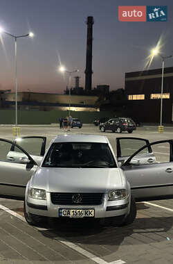 Седан Volkswagen Passat 2001 в Черкасах