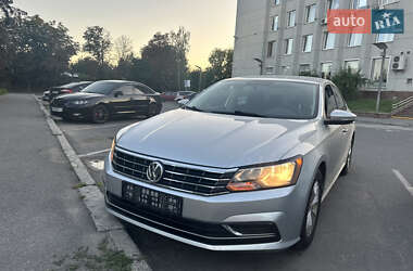 Седан Volkswagen Passat 2016 в Виннице