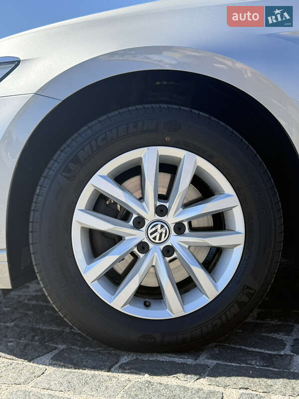 Седан Volkswagen Passat 2016 в Харькове фото 18 Седан Volkswagen Passat 2016 в Харькове