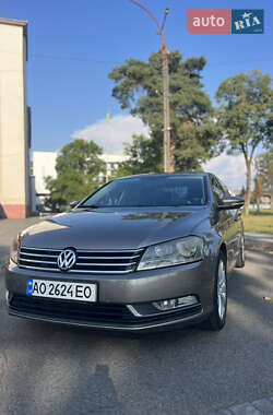 Седан Volkswagen Passat 2011 в Мукачевому