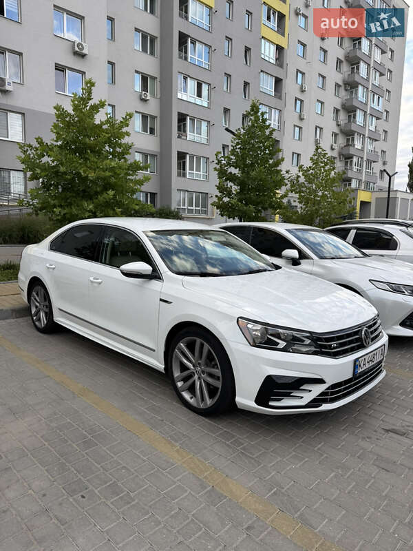 Седан Volkswagen Passat 2017 в 