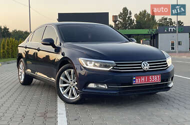 Седан Volkswagen Passat 2015 в 