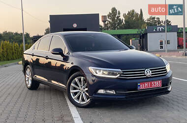 Седан Volkswagen Passat 2015 в 