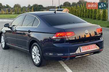 Седан Volkswagen Passat 2015 в 