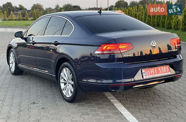 Седан Volkswagen Passat 2015 в 