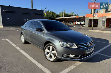 Седан Volkswagen Passat 2011 в Харкові