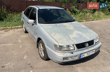 Седан Volkswagen Passat 1994 в Львові