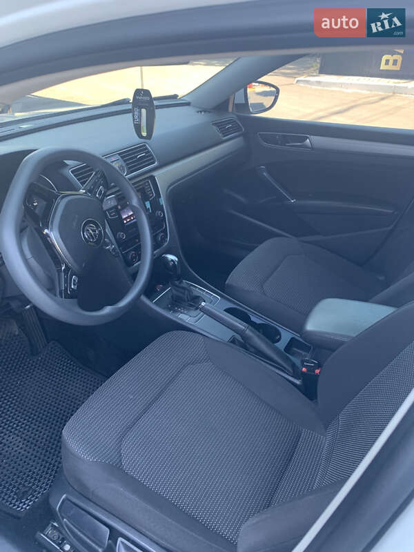 Седан Volkswagen Passat 2017 в Днепре фото 12 Седан Volkswagen Passat 2017 в Днепре