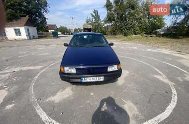 Седан Volkswagen Passat 1992 в Славуте