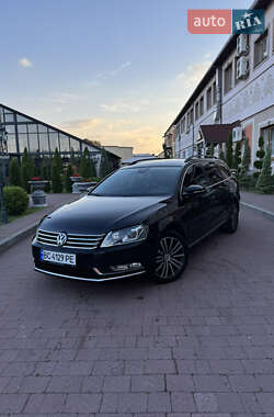 Универсал Volkswagen Passat 2011 в Стрые