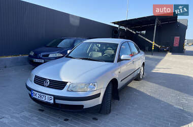 Седан Volkswagen Passat 1999 в Здолбуніві