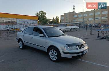 Седан Volkswagen Passat 2000 в Житомирі