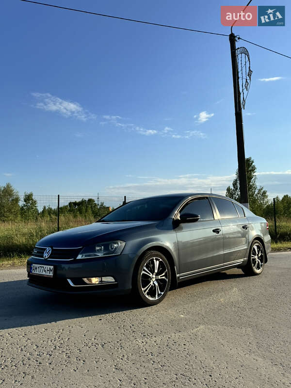 Седан Volkswagen Passat 2013 в Коростене