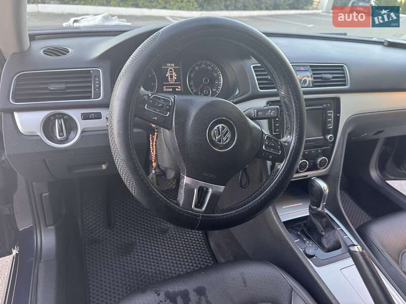 Седан Volkswagen Passat 2012 в Броварах