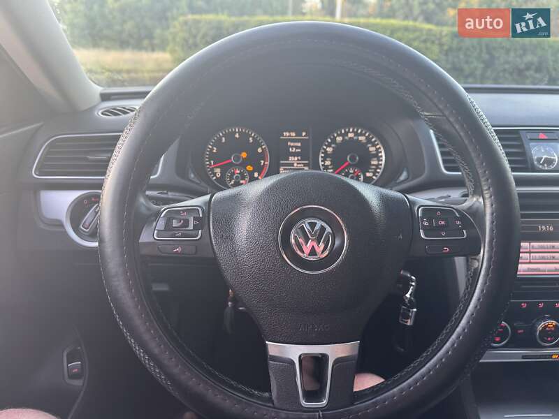 Седан Volkswagen Passat 2012 в Броварах