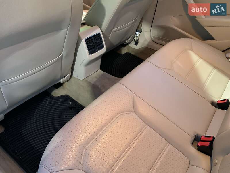 Седан Volkswagen Passat 2014 в Києві фото 17 Седан Volkswagen Passat 2014 в Києві