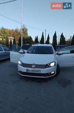 Універсал Volkswagen Passat 2011 в Тернополі