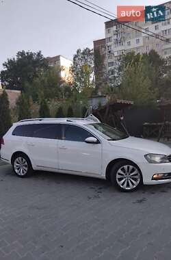 Универсал Volkswagen Passat 2011 в Тернополе