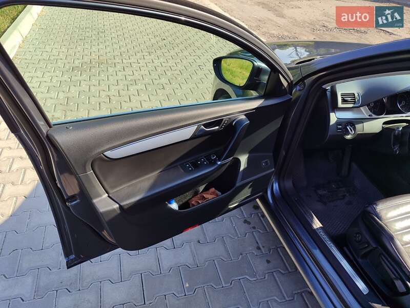 Универсал Volkswagen Passat 2013 в Ровно
