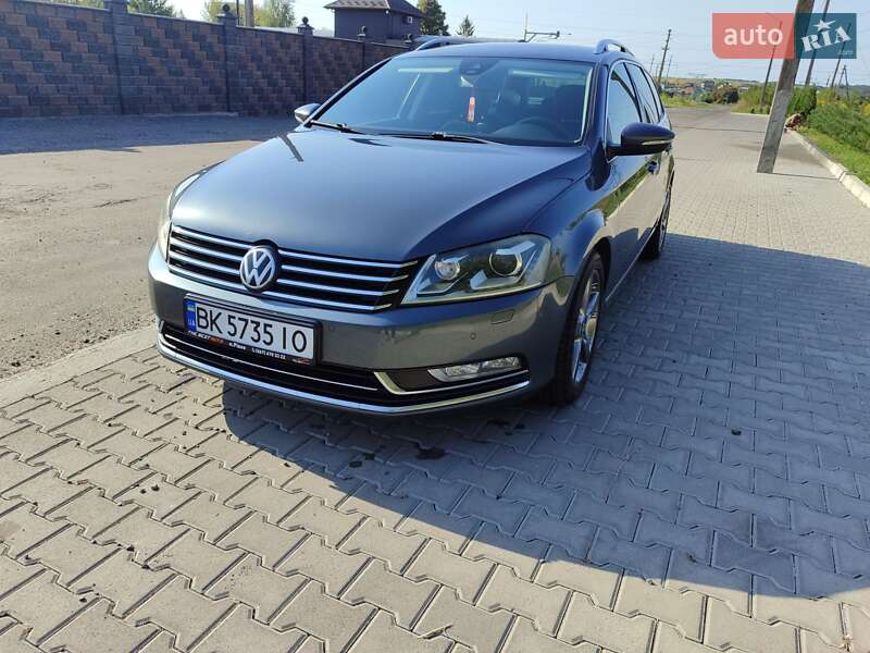 Универсал Volkswagen Passat 2013 в Ровно