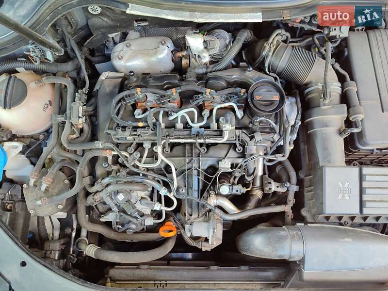 Универсал Volkswagen Passat 2013 в Ровно