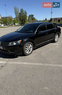 Седан Volkswagen Passat 2015 в Одессе