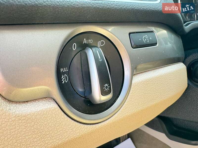 Седан Volkswagen Passat 2015 в Львові фото 13 Седан Volkswagen Passat 2015 в Львові